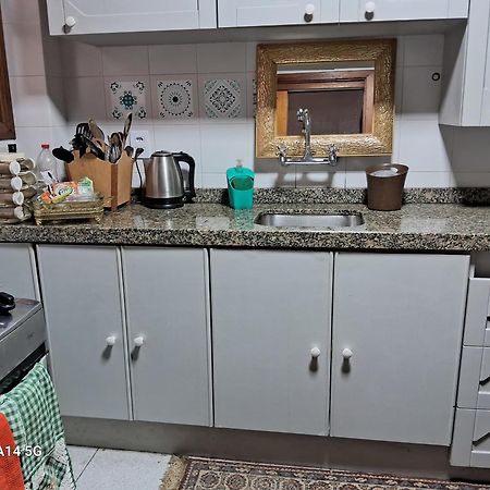 Alugo Quarto A 300M Da Praia 托雷斯 外观 照片
