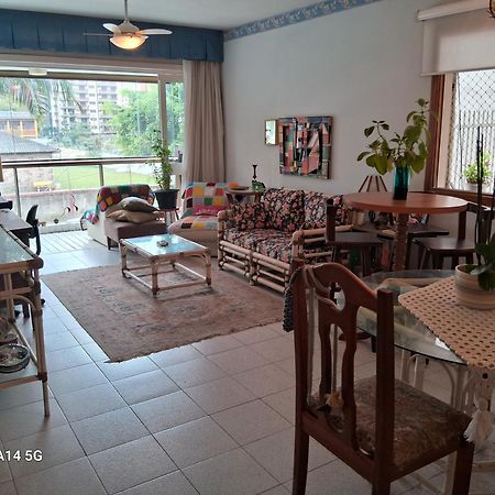 Alugo Quarto A 300M Da Praia 托雷斯 外观 照片